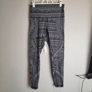 Black and White Patterned Leggings